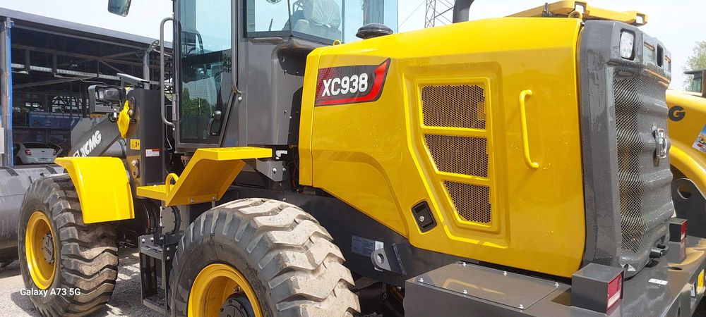 Фронтальный погрузчик XCMG XC938 с объемом ковша 2,1 м³