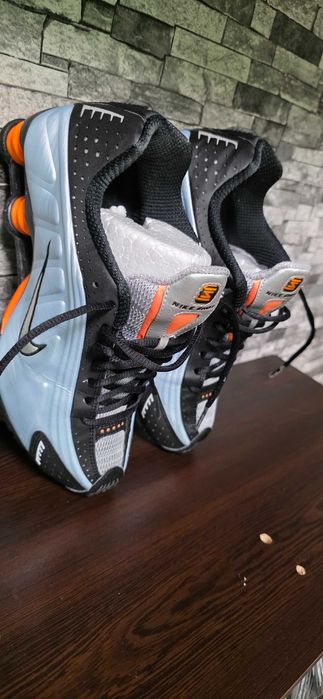родавам маратонки Nike Shox в много добро състояние.