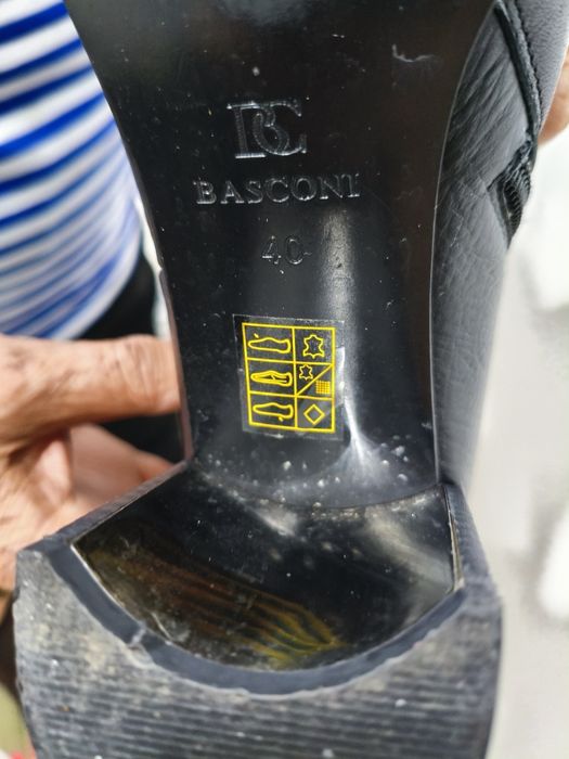 Продам зимние сапоги европейки