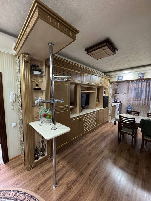 Сдаеться своя 4 комнатная квартира госпитальный рынок