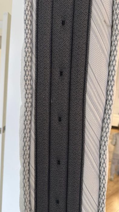 Отдам б/у матрас 200х180х20