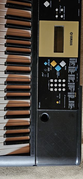 Orga Yamaha YPT-220