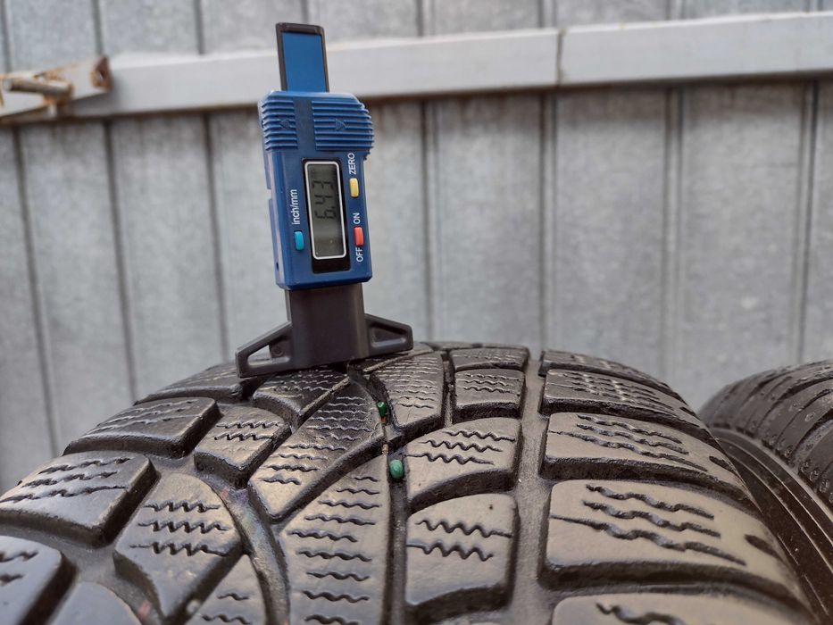 Cauciucuri de iarna 215 60 R17 C-uri Dunlop Cargo