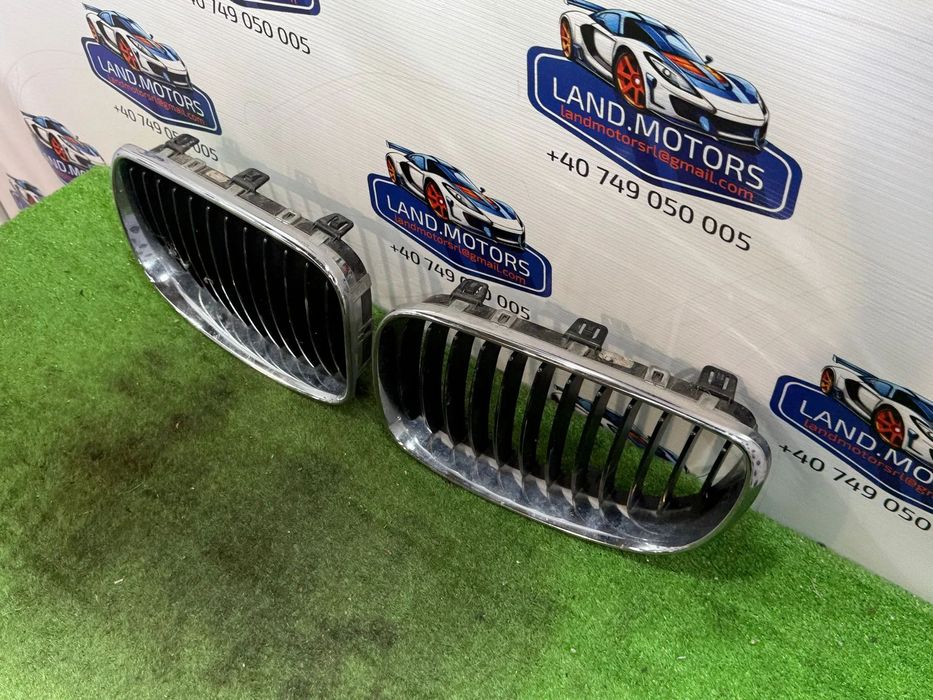 GRILA BARA FATA CENTRALA BMW E93 320D 2013 2.0 DIESEL COD OEM 51137166439 / 7166439 / 7166440 / 51137166440 / DECAPOTABILĂ (CABRIOLET) 2005-2013