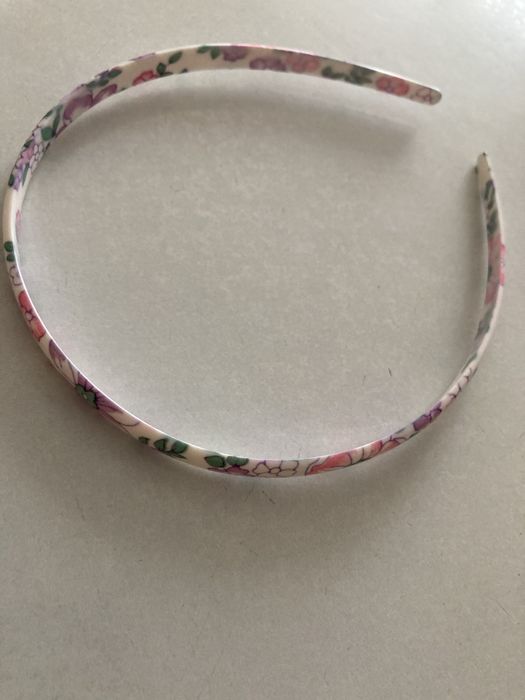 Ободки для волос, для девочки , очень стильные и удобные.