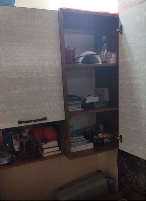 Продам навесные шкафы.