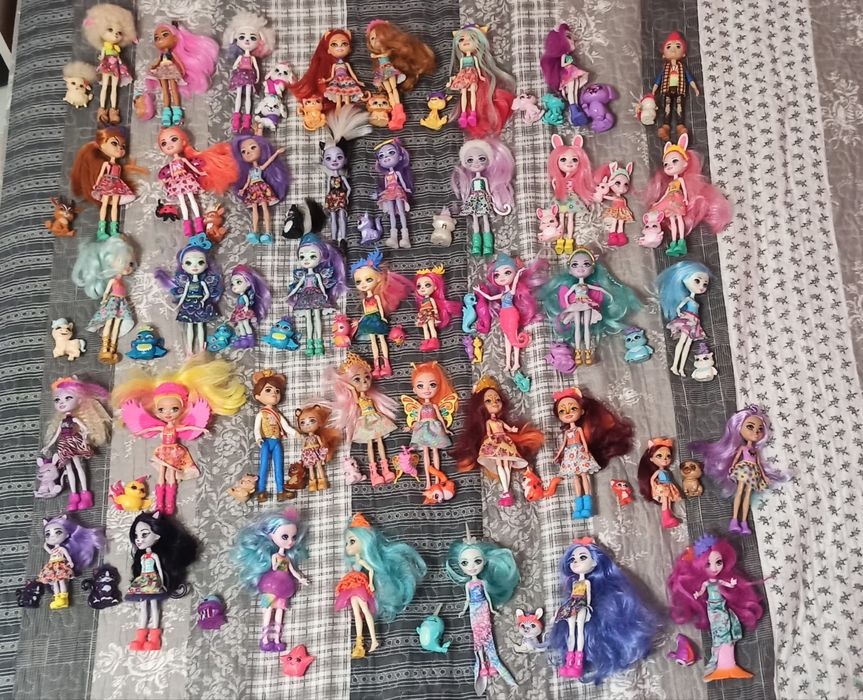 Jucării Barbie  in stare foarte bună