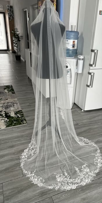 Voal pentru mireasa alb si bej