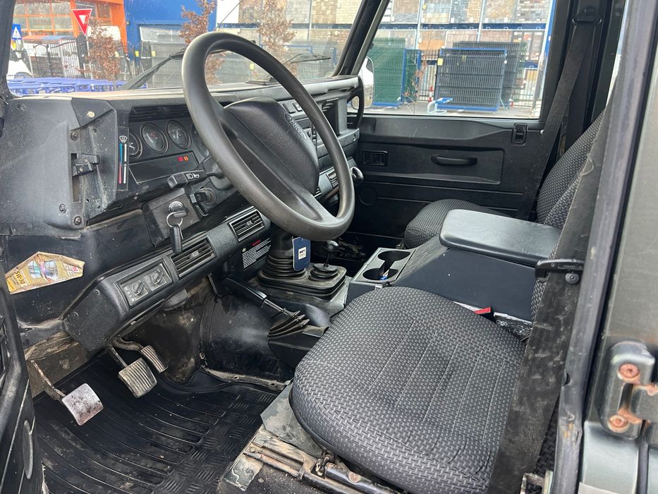 Vand Land Rover Defender Td5, 4 uși, an 2006