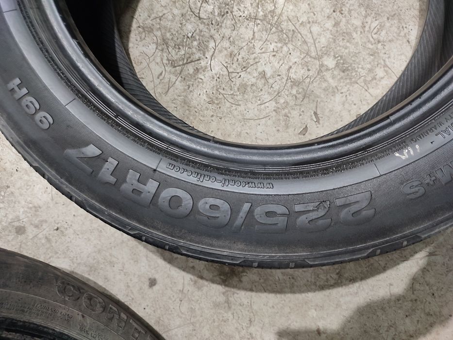 Продам комплект резины 225/60/17