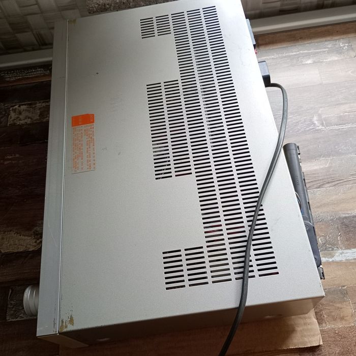 Radio tuner cu amplificator SONY