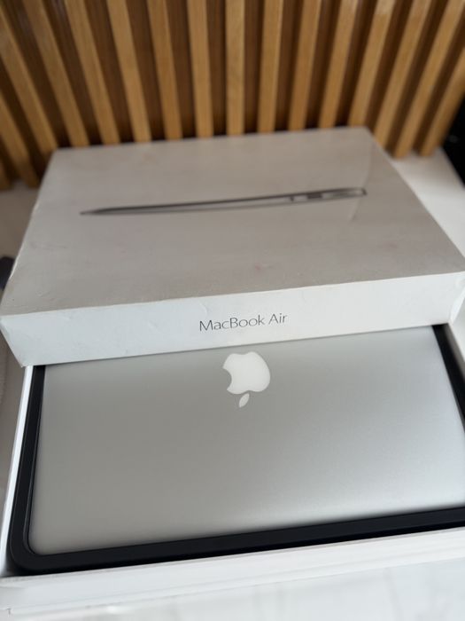 MacBook Air 13” (2017) | 8GB RAM | 128GB SSD | Отлично състояние