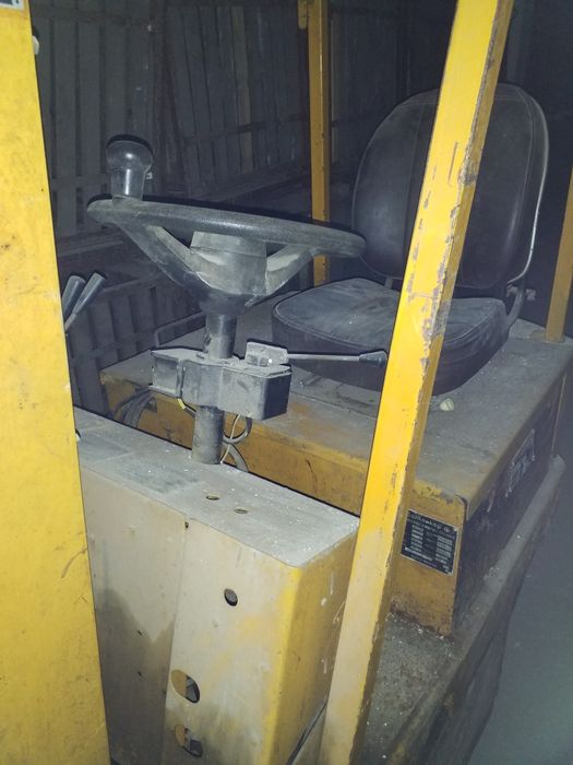 Электропогрущик  вилочный.