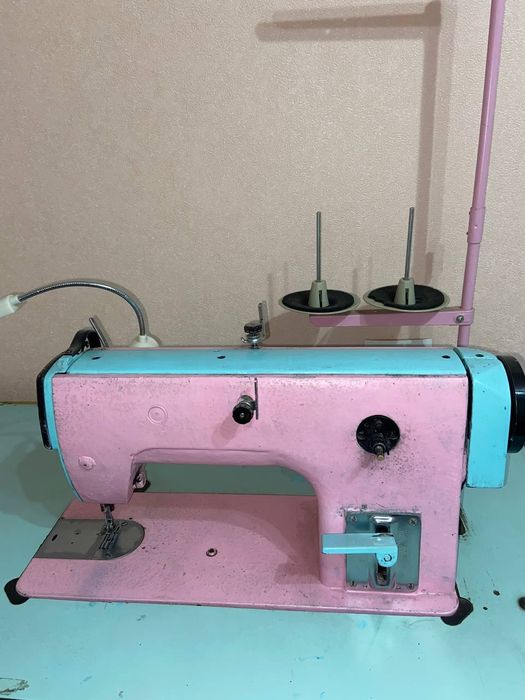 Продаетса швенний машини