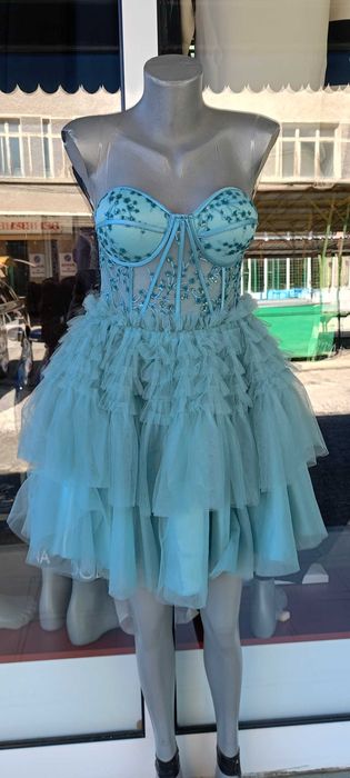 Бални рокли тип принцеса