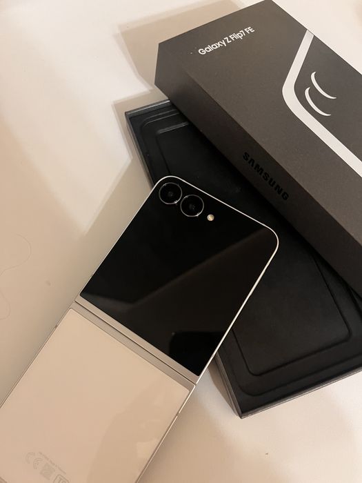Samsung Galaxy Z Flip7 FE