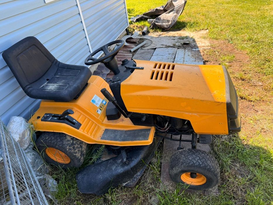 Lot 5 tractorase de gazon