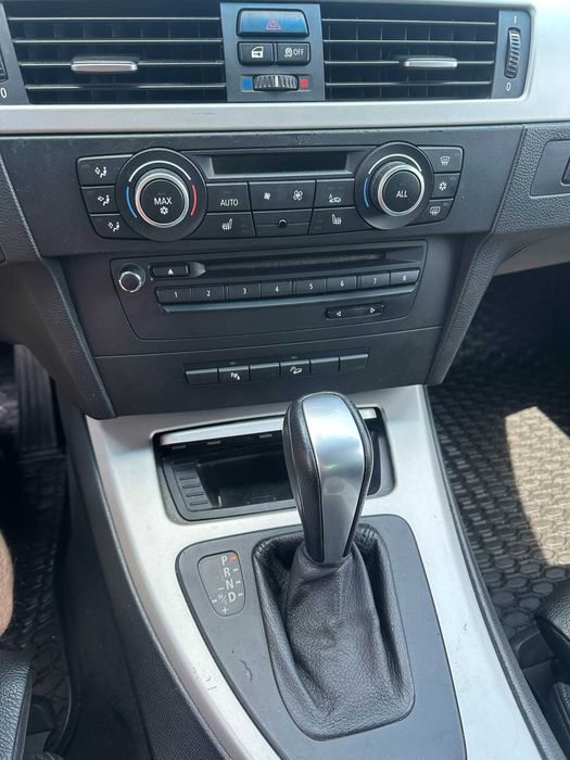 BMW 3 Series 2011 — imagine 5