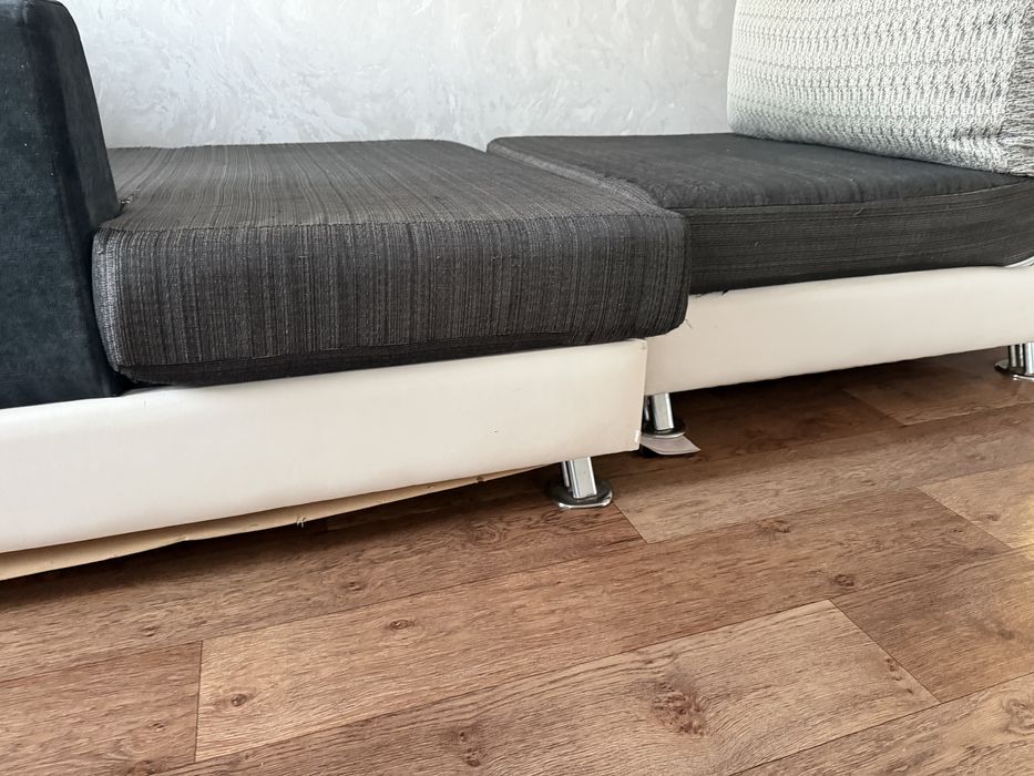 Продам диван с подушками