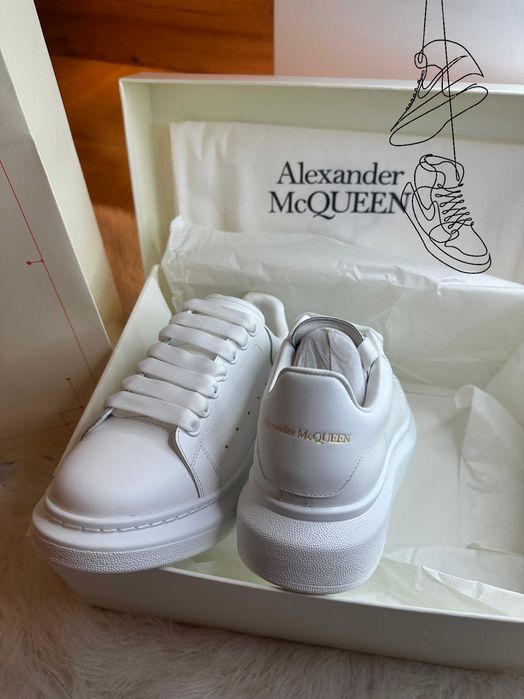 McQueen - alb 39 (adidasi)
