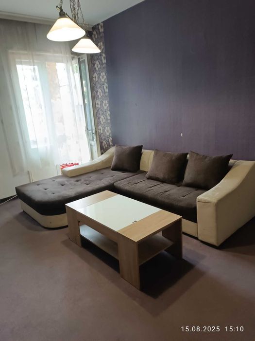 Дава се под наем Двустаен апартамент в Перник, Център - 66 кв.м за 357 € - Снимка #1