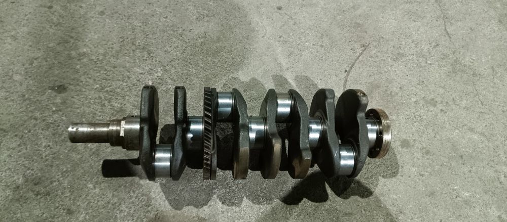 Продам коленвал на 2.2 камри