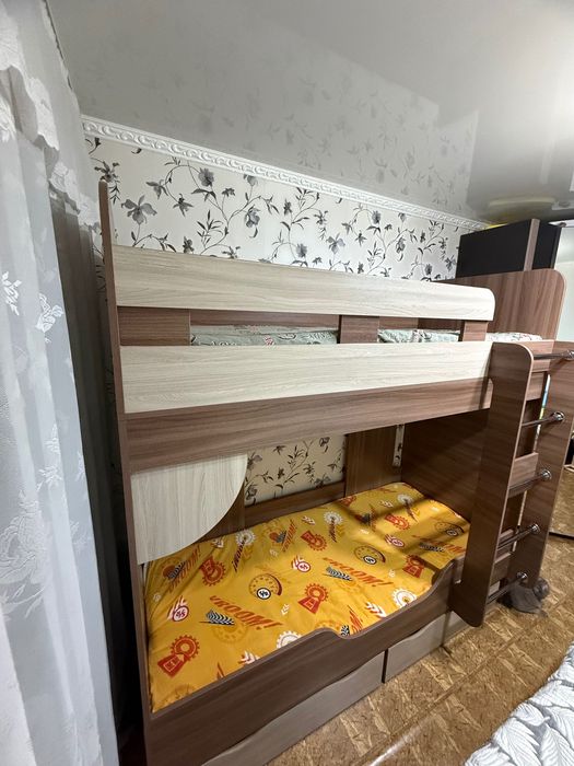 Двухъярусная кровать