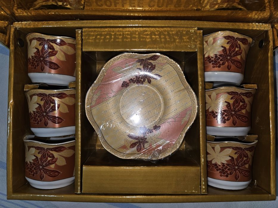 Подарочный набор посуды Yamasen 24K Gold Collection 
Fine Porcelain