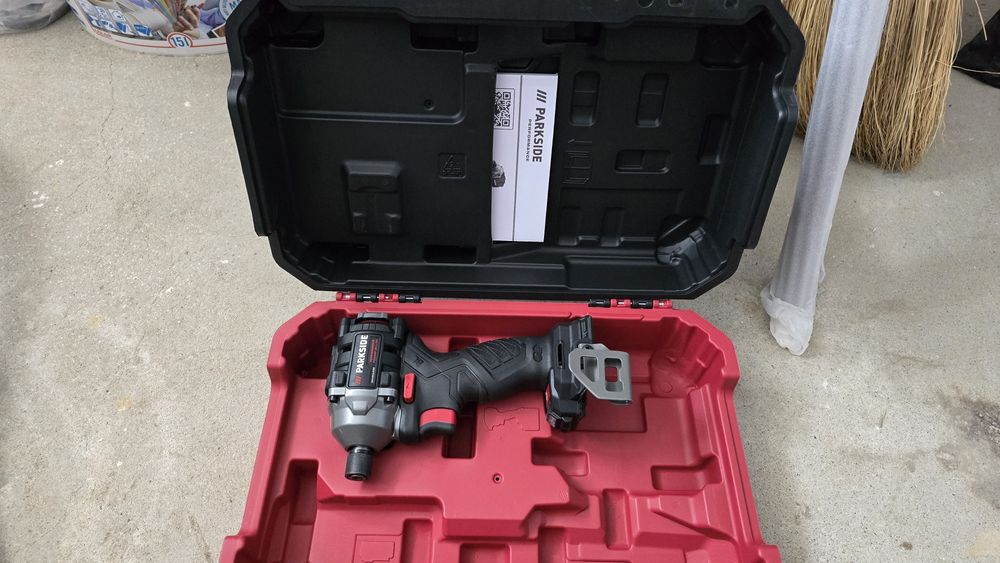 Cheie Antrenor cu clicket Parkside Perf 20V Si Masina Insurubat 12V