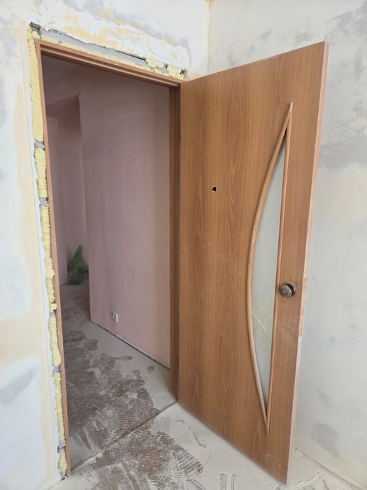 Продам б/у двери с обналичниками!