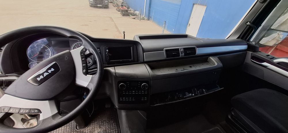 MAN TGX trailer/platforma transport utilaje