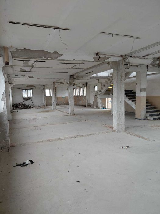 Cladire / Spatiu comercial 680 mp - Inchiriere Targoviste