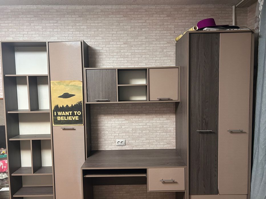 Продам шкаф и письменный стол