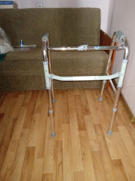 Продам ходунки в отличном состоянии