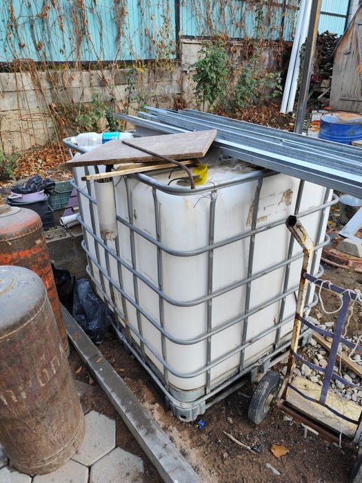 Продам кубовку пластиковую