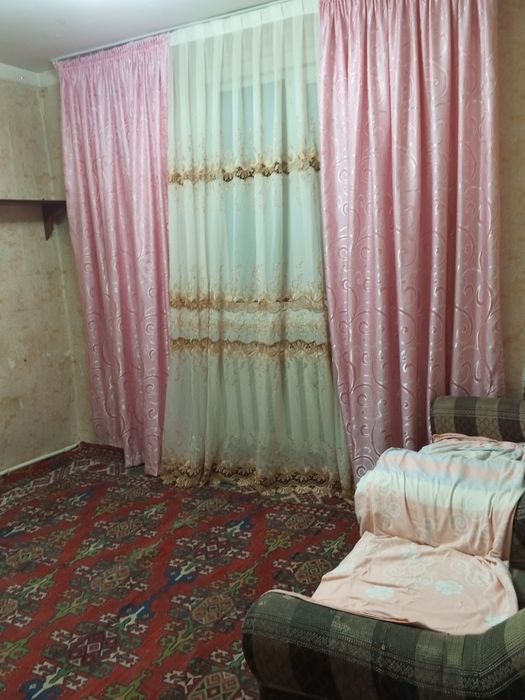 Аренда квартира в спутник 1 напротив корзинки вдоль дороги