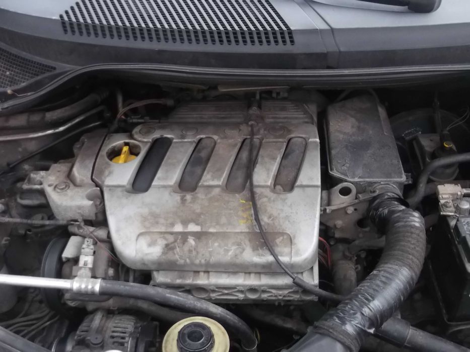 Рено Меган Сценик 1.6 16в 107 к.с.Автоматик 2002 год.Само на части