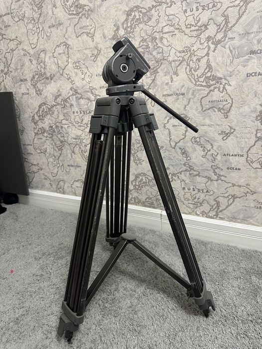 продам 2 штатив вместе