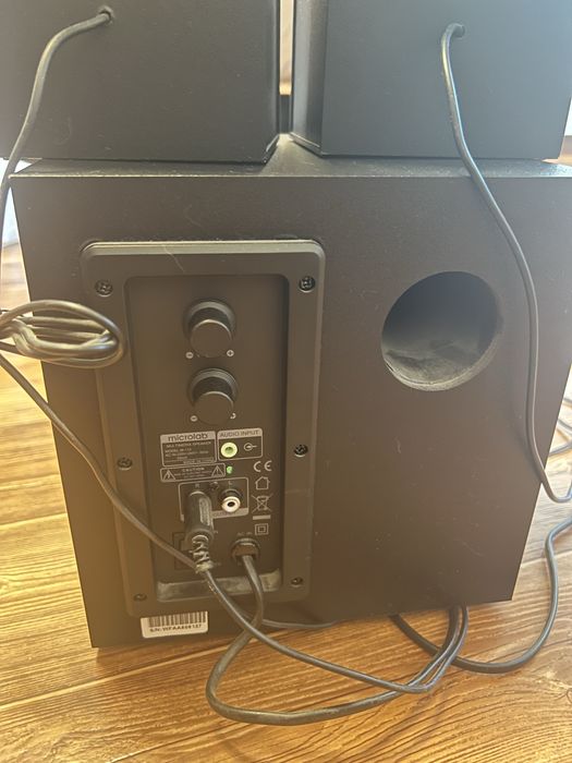 Продам колонки microlab