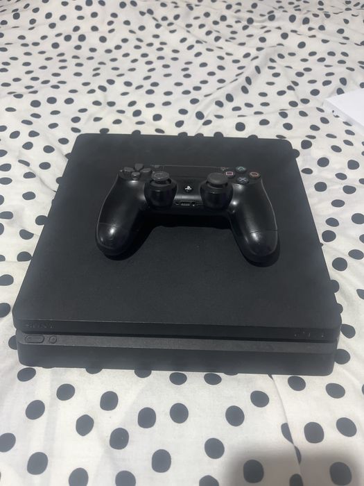 vand playstation 4 slim