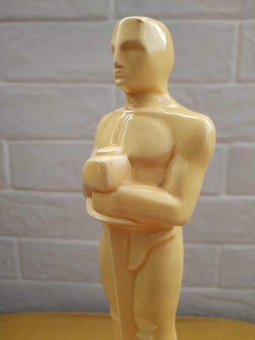 Статуетка Оскар с надпис за най-готин пич