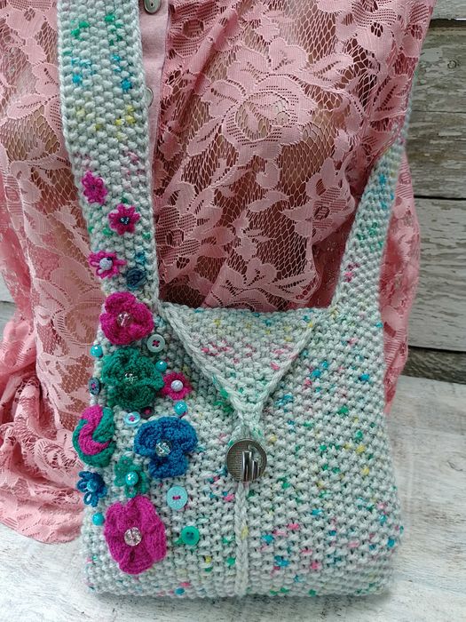 Чанта плетена от акрилна прежда, рециклирани тъкани