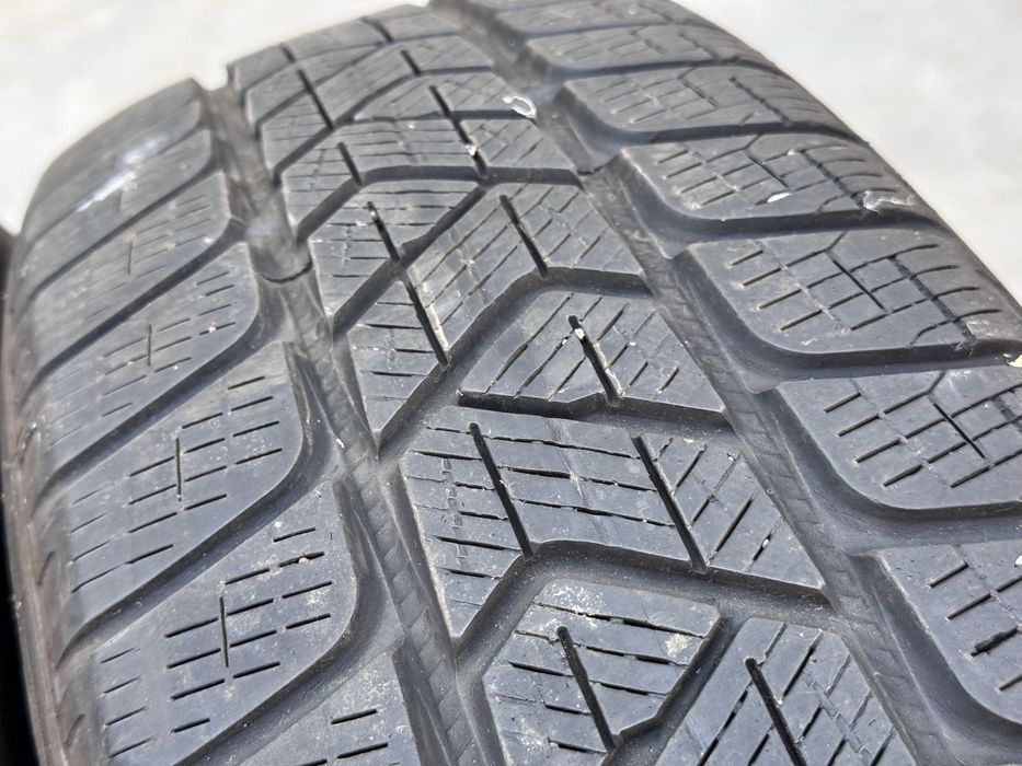215/65/R17 Pirelli Scorpion Winter 2бр зимни dot3021