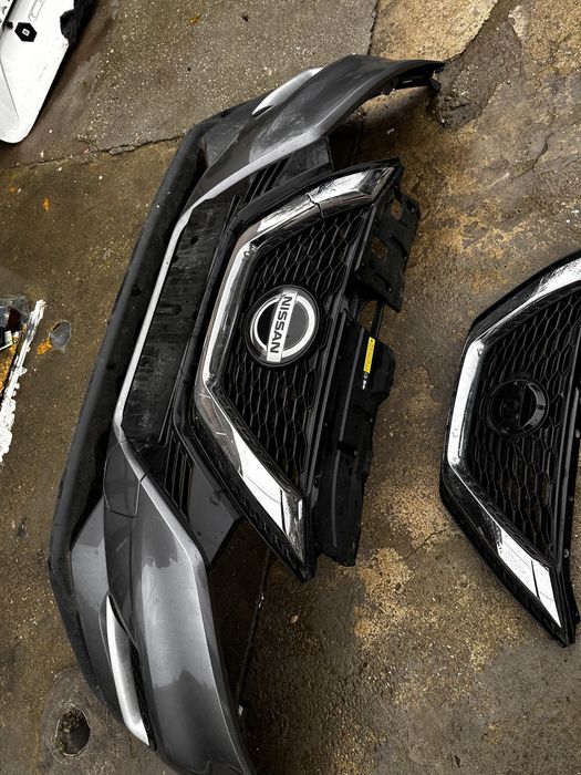Bară față grilă radiator nissan qashqai .