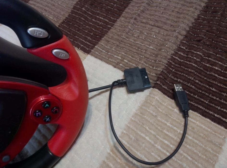 Игровой руль Genius в рабочем состоянии