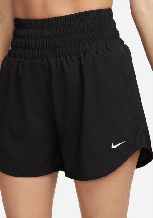 Pantaloni scurti cu talie inalta Nike