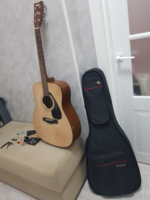Гитара Ямаха Акустическая