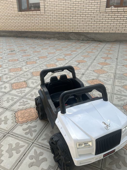 Детский электромобиль