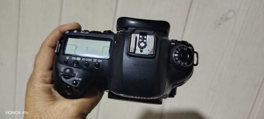 Canon EOS Mark4 s