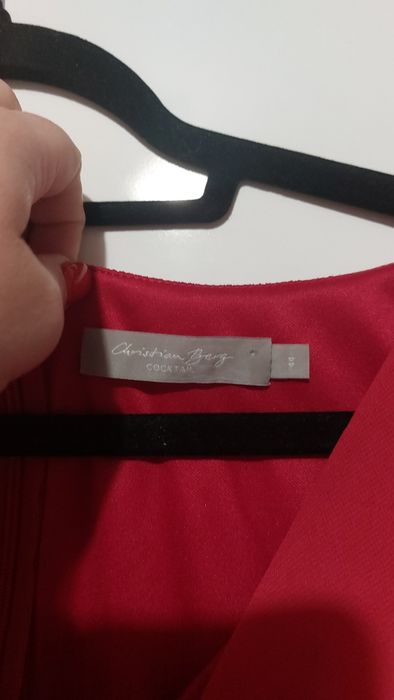 Официална червена рокля